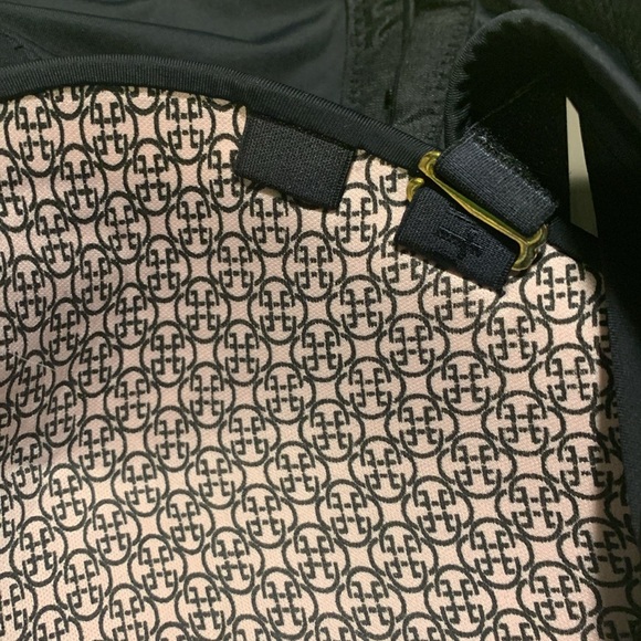 - NWOT Daisy Fuentes 40C - Picture 5 of 5